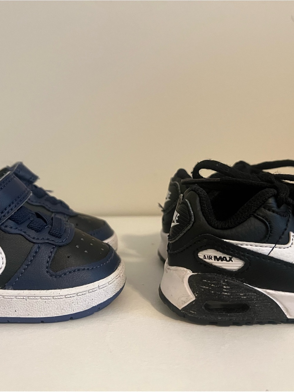 Nike infant Air Max Black/White Athletic Shoes